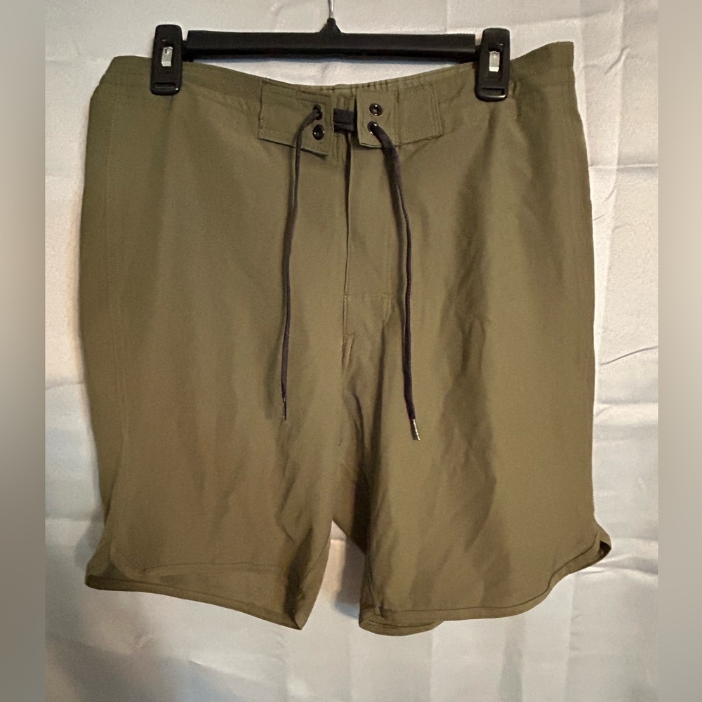 Old Navy men’s drawstring board shorts